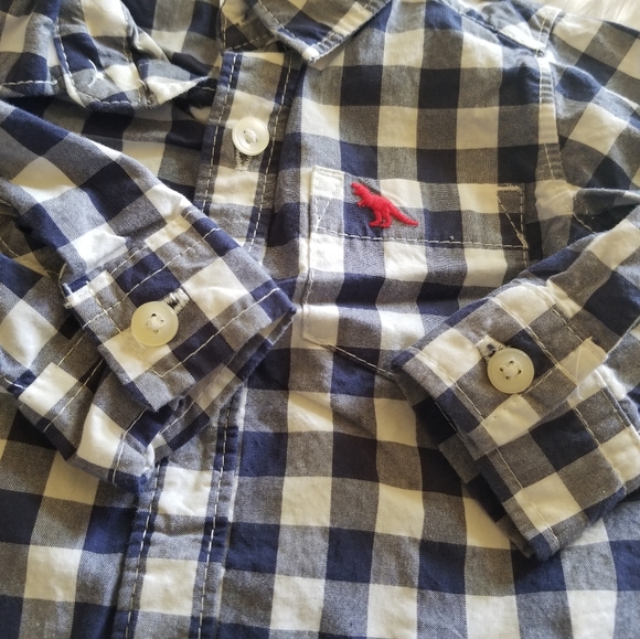 CLOSET CLEAR OUT ITEM - Picture 3 of 5